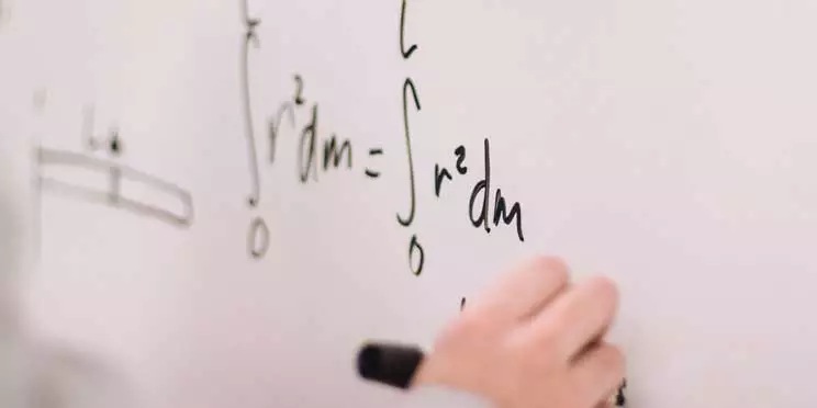 How to Calculate ROE Using a Simple Formula