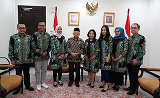 STEM - Bersama Ketua Umum Akumandiri IUMKM Indonesia Bertemu Wakil Presiden K.H Ma'ruf Amin Bahas Pengembangan UMKM Prioritas Pemerintah